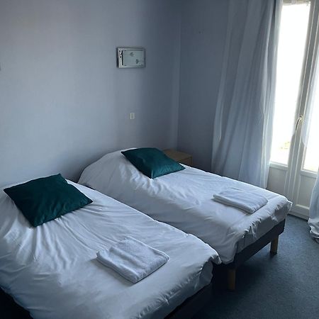 Hotel Le Lyon Vert Commentry Zewnętrze zdjęcie