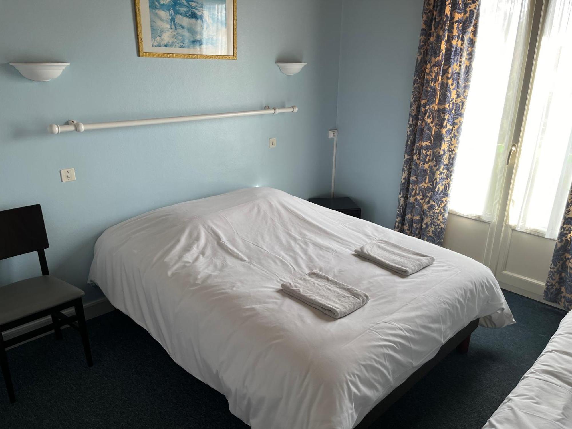 Hotel Le Lyon Vert Commentry Zewnętrze zdjęcie