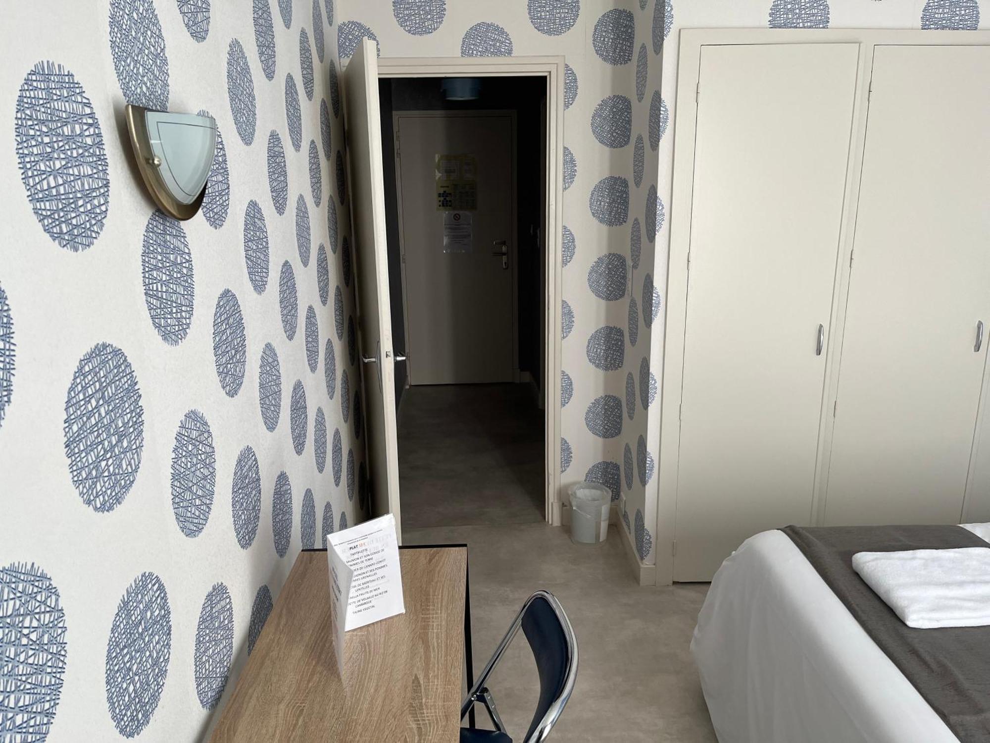 Hotel Le Lyon Vert Commentry Zewnętrze zdjęcie